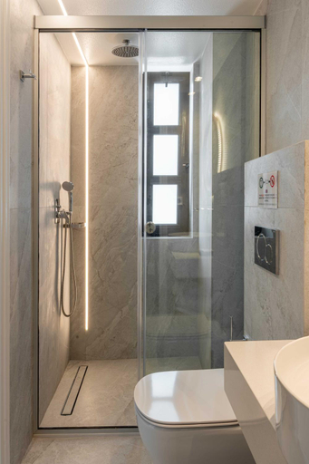 Bathroom 2, Paradise Apartments, Crete