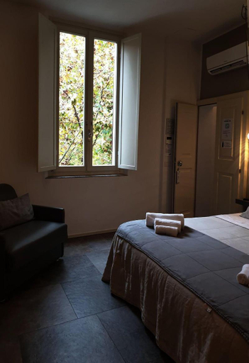 Bedroom 2, Vittorio Veneto 25, Modena