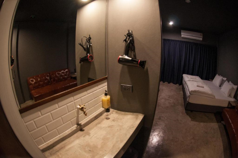Bathroom 5, Tian Tian Hostel, Samphantawong