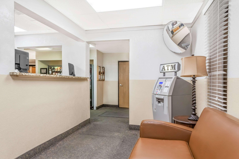 Public Area 2, Super 8 by Wyndham Montgomery Maybrook, Orange
