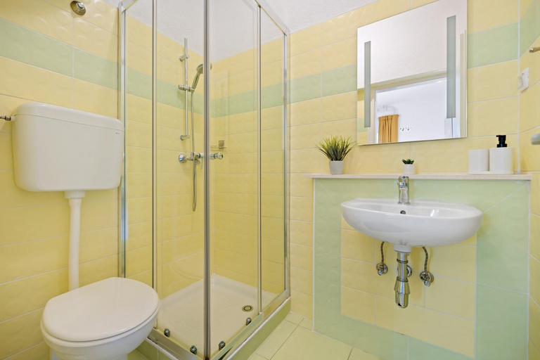 Bathroom 3, Apartments Leonardo, Labin