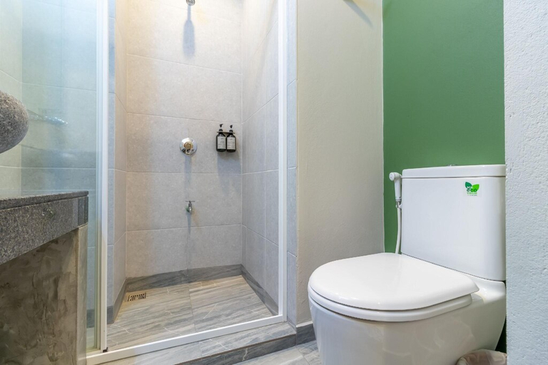 Bedroom 5, Foodotel, Khlong San