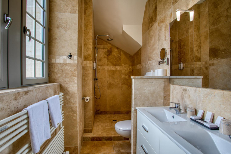 Bathroom 4, Domaine de Monrecour - Hotel & Restaurant - Proche de Sarlat, Dordogne