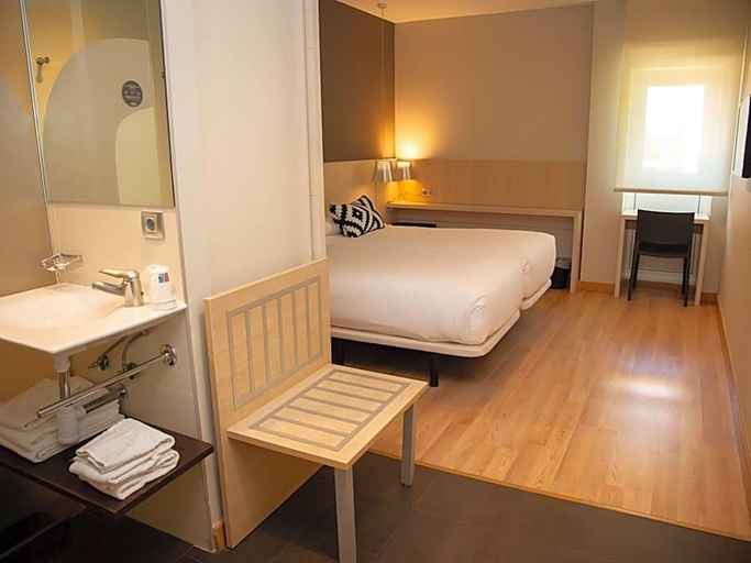 Bedroom 5, Hotel Restaurante Cadosa, Soria