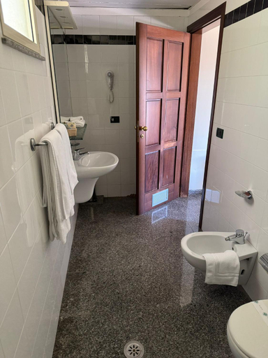 Bathroom 4, Arcobaleno Residence Hotel, Reggio Di Calabria