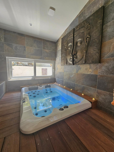Others 2, O Balinais mini villa avec spa et piscine chauffee privative Marseille, Bouches-du-Rhône