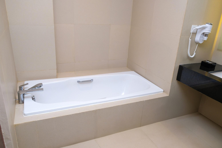 Bathroom 12