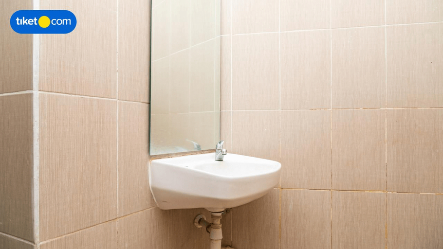 Bathroom 7