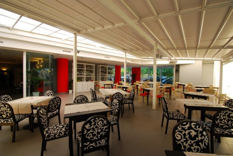 Food & Drinks, Lungotevere Suite, Rome
