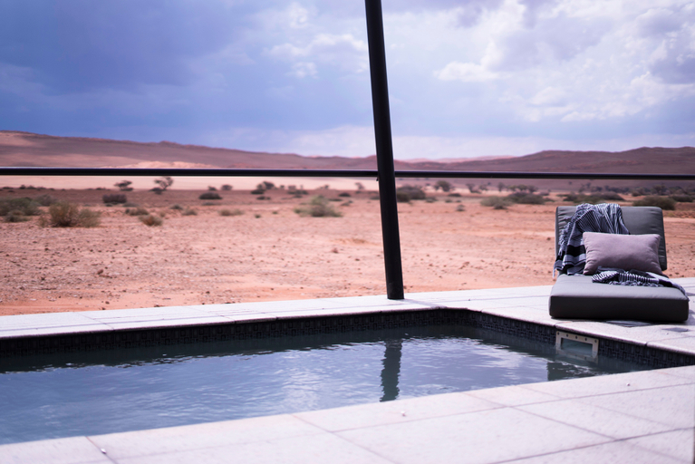 Sport & Beauty 2, The Desert Grace, Gibeon