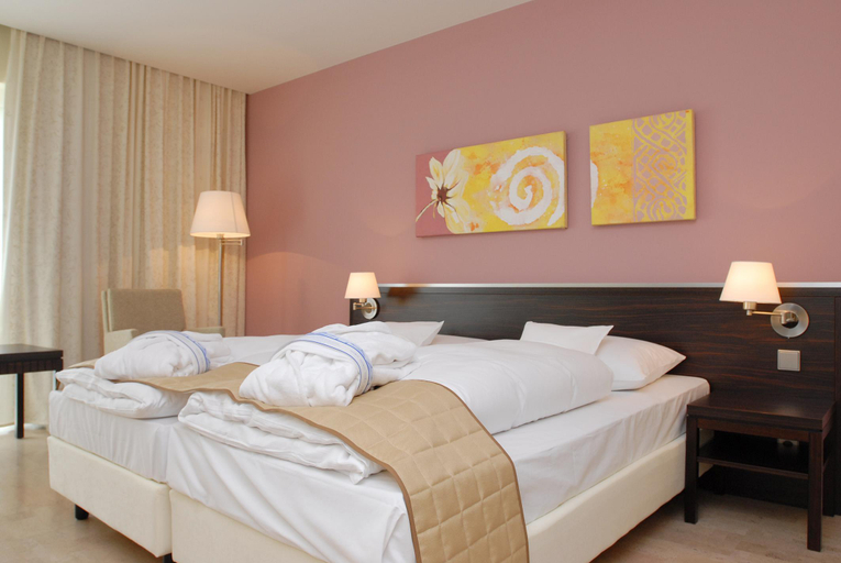 Bedroom 3, Heide Spa Hotel & Resort, Nordsachsen
