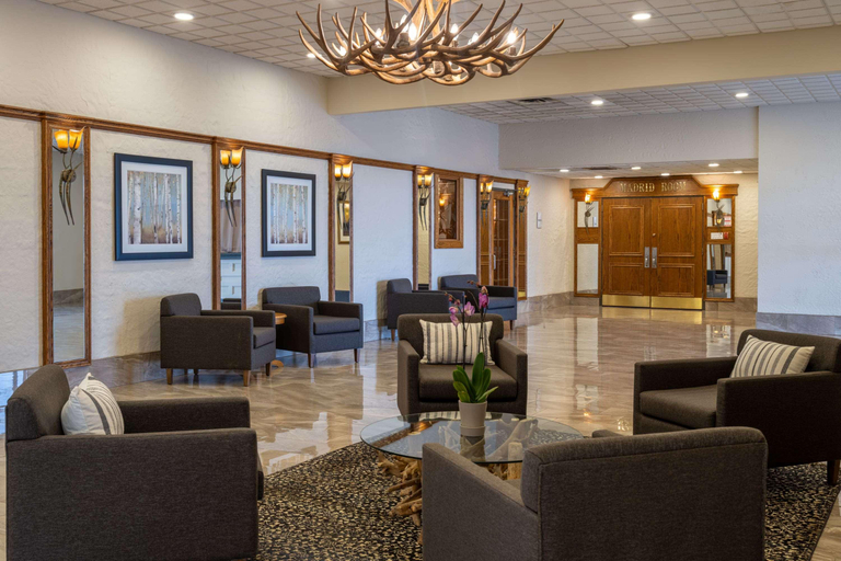 Public Area 5, Ramada by Wyndham Thunder Bay Airline Hotel, Thunder Bay