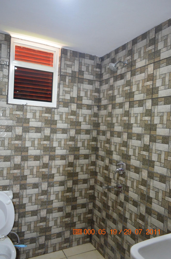 Bathroom 4, Saffron Beach Bistro & Cottages, Entebbe