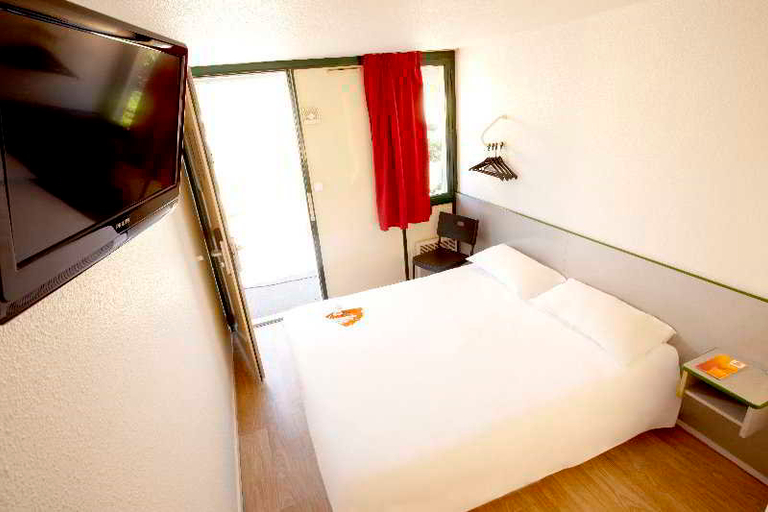 Bedroom 4, Premiere Classe Vitrolles, Bouches-du-Rhône