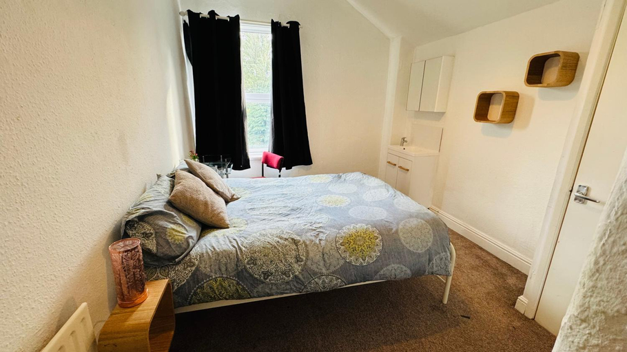 Bedroom 2, Ella street Double room, Kingston upon Hull