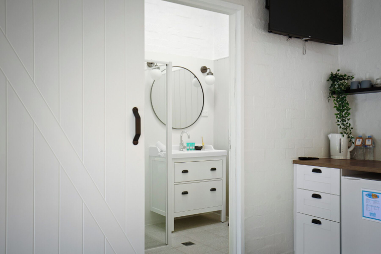 Bathroom, Surfaris Retreat, Kempsey