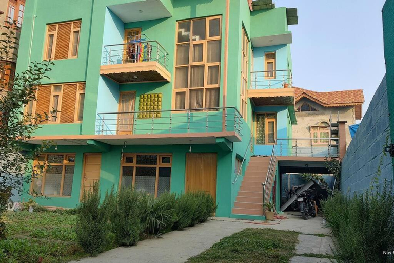 Exterior & Views