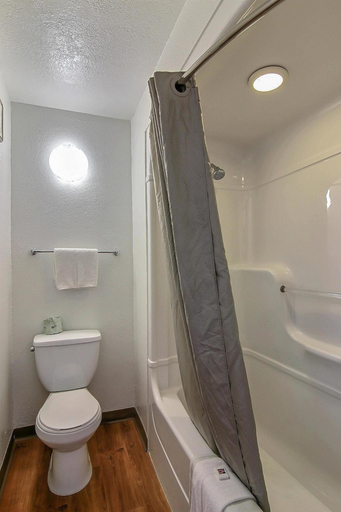 Bathroom 5, Motel 6 Buellton, CA - Solvang Area, Santa Barbara
