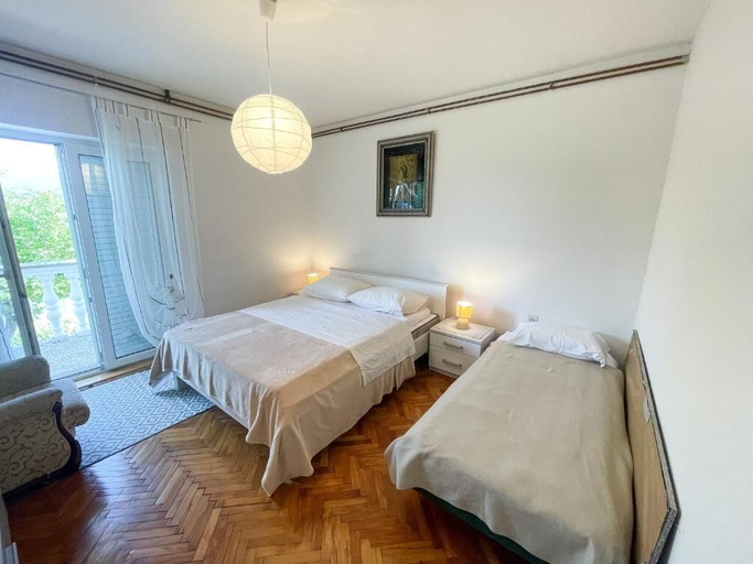 Bedroom 2, Apartman Leonarda 2, Crikvenica