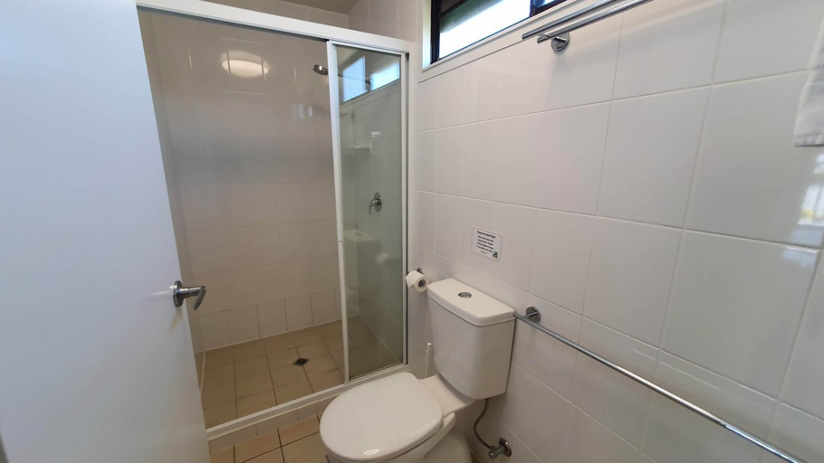 Bathroom 11