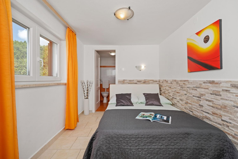 Bedroom 2, Apartments Leonardo, Labin