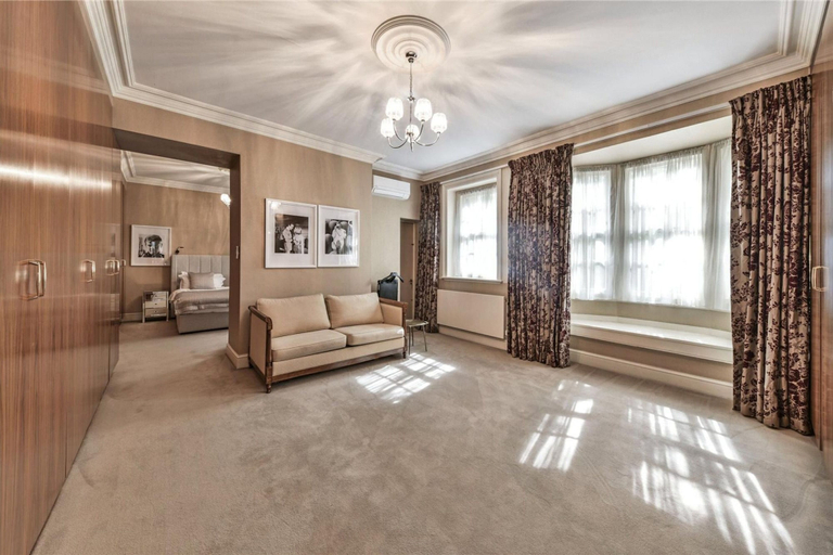 Others 4, The Mayfair Rectory in London, London
