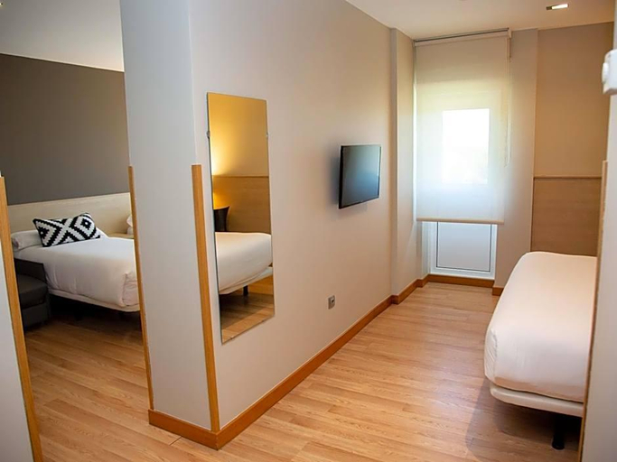 Bedroom 4, Hotel Restaurante Cadosa, Soria