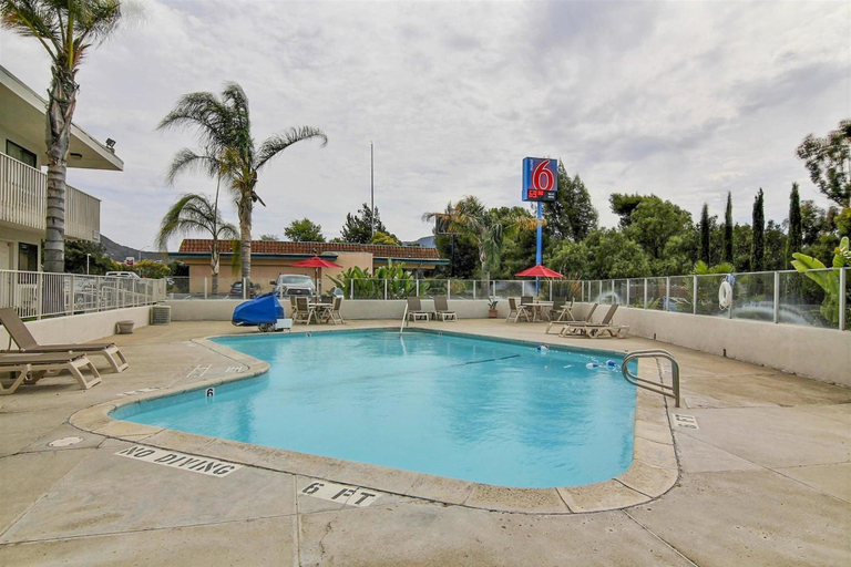 Sport & Beauty 2, Motel 6 Buellton, CA - Solvang Area, Santa Barbara
