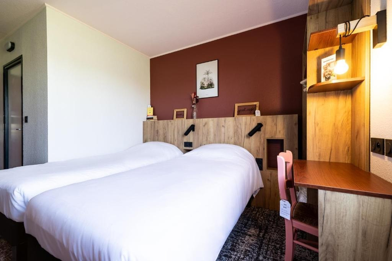 Bedroom 4, Greet Hotel Castres Saix, Tarn