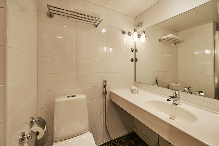 Bathroom, Scandic Jyväskylä City, Central Finland
