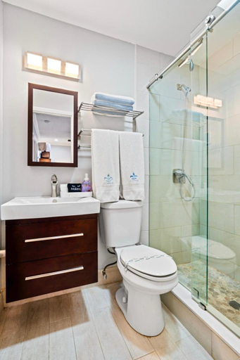 Bathroom 3, Wilton Manors 2BR Charm! Walk to the Drive, Broward