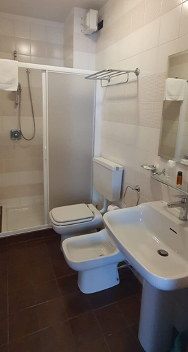 Bathroom 5, Hotel La Ruota, Sondrio
