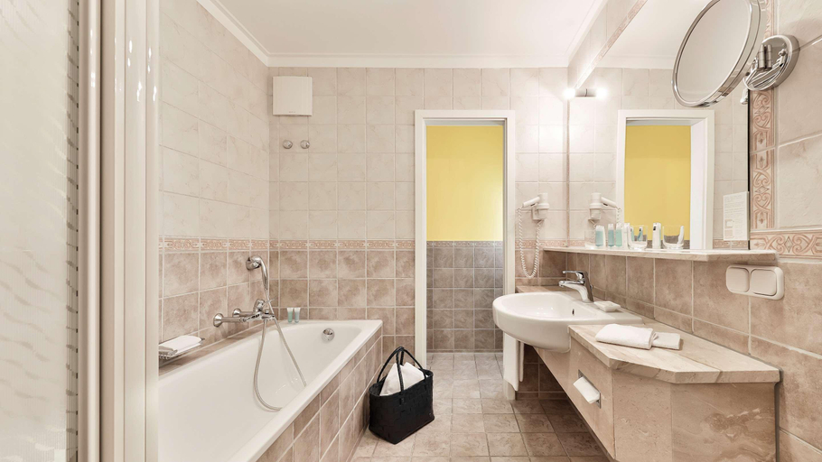 Bathroom, Dorint Marc Aurel Resort Bad Gögging, Kelheim