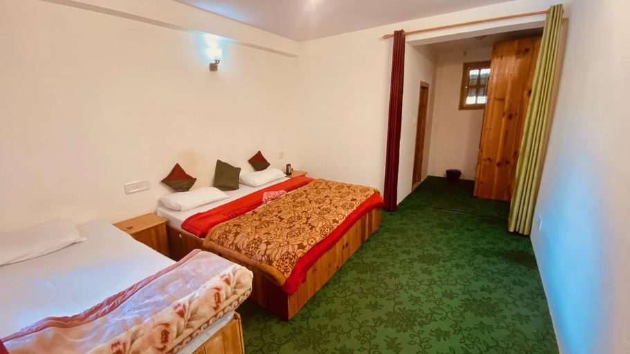 Bedroom, Madpackers Manali, Kullu