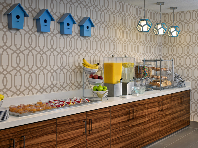 Food & Drinks 5, Sonesta ES Suites Omaha, Douglas