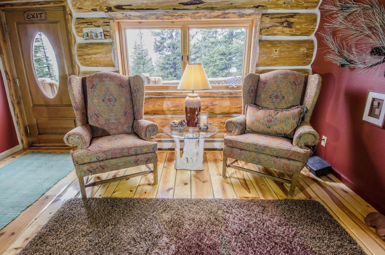 Public Area 3, The Silver Lake Lodge, Clear Creek