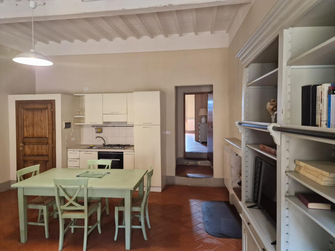 Others 4, Residence Le Due Torri, Arezzo