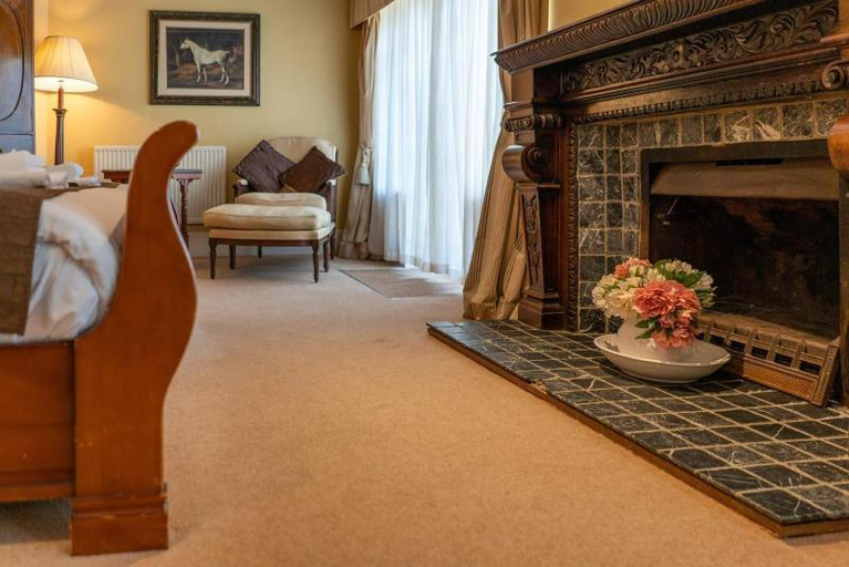 Public Area, High Corner Inn, Hampshire