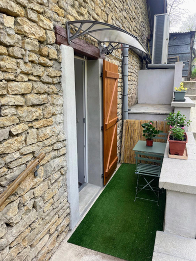 Exterior view, Gite Tan Rouge, Doubs