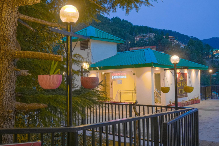 Exterior & Views