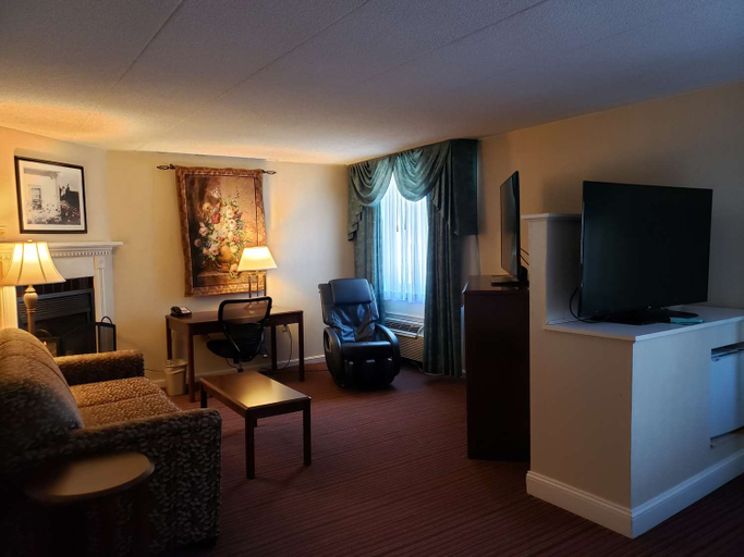 Bedroom 3, Best Western Merry Manor Inn, Cumberland