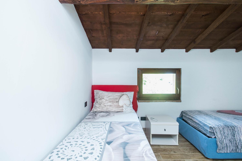 Others 5, Villa Broglia House, Verona