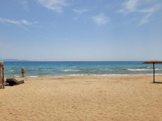 Others 4, Aphrodite's Apartments, Attica