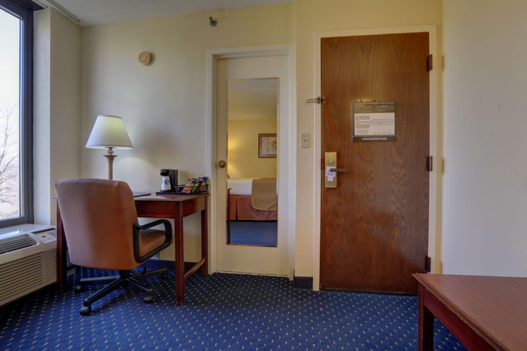 Bedroom 4, Surestay Plus By Best Western Chicago Lombard, Dupage