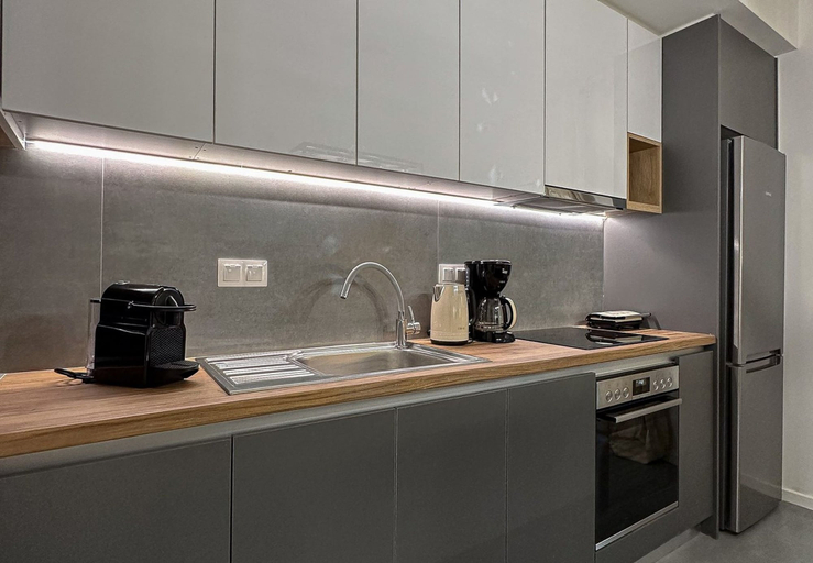 Room 5, LIV - Modern Comfort Oasis in Pagrati, Attica