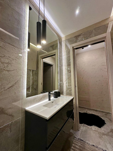 Bathroom 2, Falco Boutique Home, Napoli