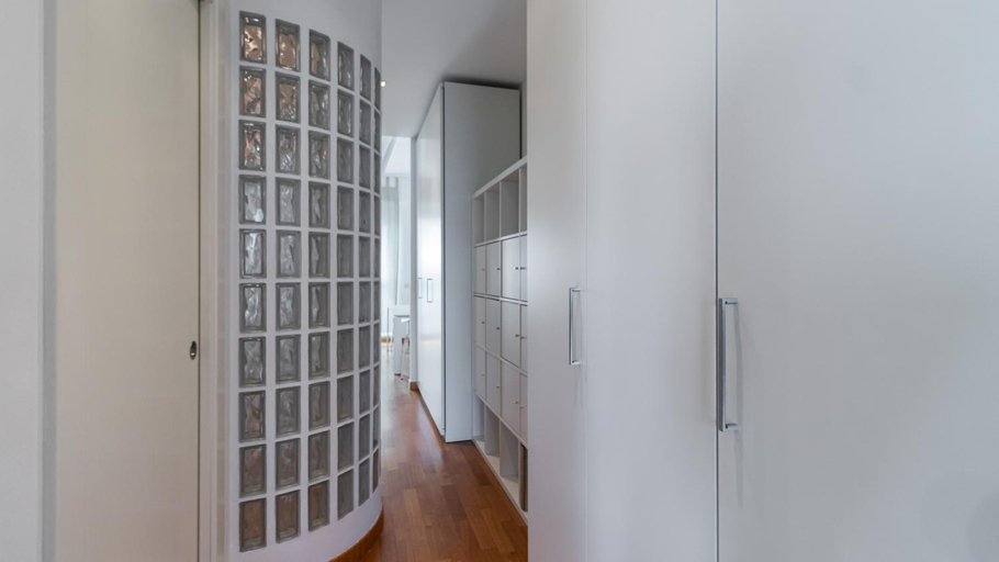 Others 3, Italianway Comfort - Savona 123, Milano