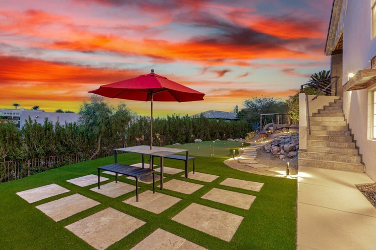 Room 2, Sunburst Estate Htd Pool Putt Grn Sleeps 14, Maricopa