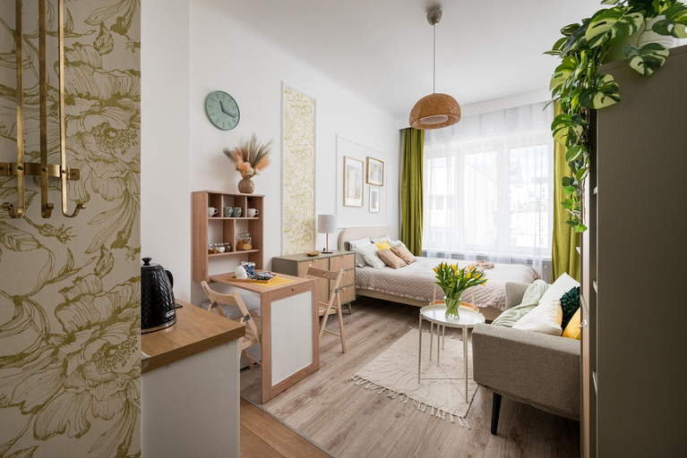 Others 5, Pink Elephant 2x1BR Studio in historic Tenement House 1 km from Warsaw Central, Warsaw