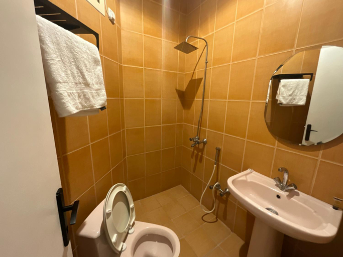 Bathroom 4, تاج الملقي للشقق المخدومة